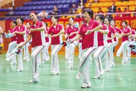 健身球操展风采图片