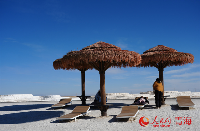 在察尔汗盐湖 赴一场冬日之旅