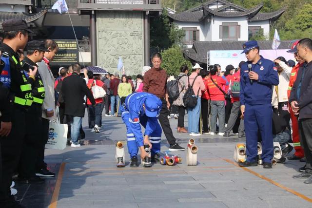 直播预告 | 武陵仙境·火患无踪！25日18时，“火焰蓝” 带你漫游武陵源千古情景区，解锁景区消防全攻略