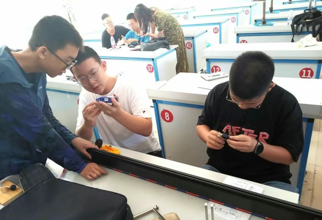 芝罘区在全市2025年度中学生科学实验比赛中获佳绩