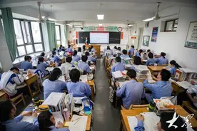 高考进入倒计时，20张图揭秘高三班主任的一天图片