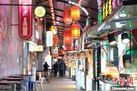 台胞“登陆”打拼17年：将“台湾夜市”搬到大陆图片