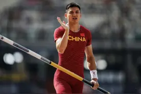 田径世锦赛 | 黄博凯越过5米75获男子撑杆跳高第六图片