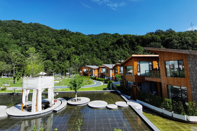 乐游绵阳 清凉一夏 ‖ 立秋已过，平武多了几分“姿色”！云海、花海、森林与田园的诗意交响~