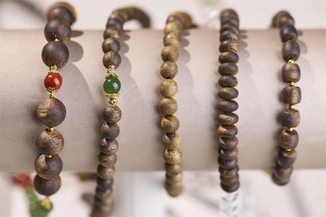 真不懂，为啥现在的明星和有钱人都偏爱这个“烂木头”？