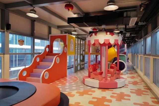 洲际行政酒廊的天花板，是这家？