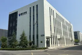 经导调查丨恒元光电“长”出12英寸“光学硅”晶体图片