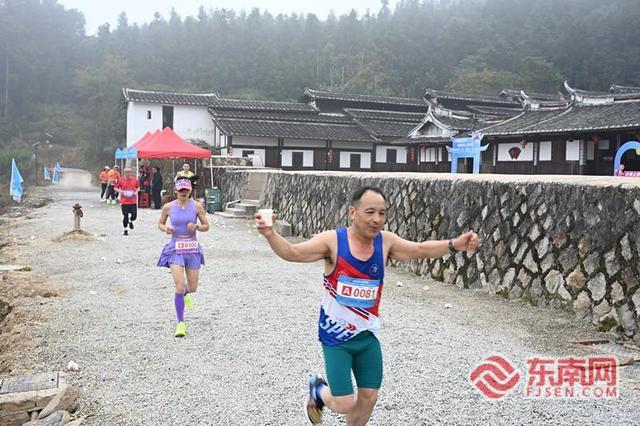 三明：近千跑者“寻味”沙县非遗