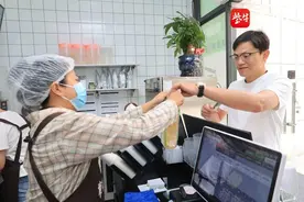无锡开出首家特殊定制品牌奶茶店，员工都是残障人士图片