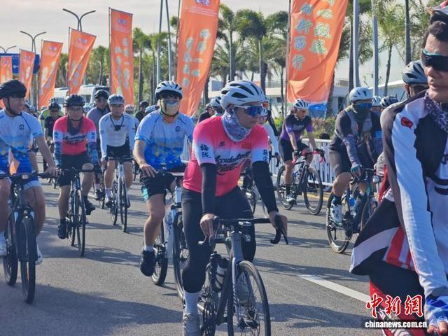 台湾青年广东汕尾骑行百里滨海湿地