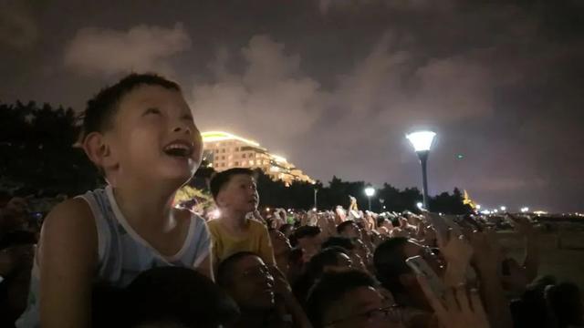 日照海边！上演宇宙级浪漫！