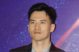 知名男演员、歌手何洁前夫赫子铭承认再婚图片