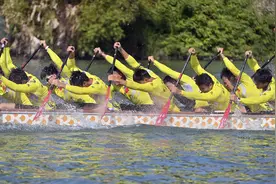 藤县龙舟队冬日备战忙图片