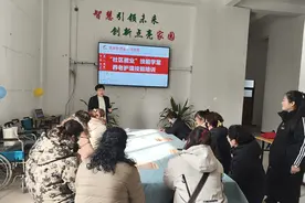 滕州龙泉街道金河湾社区新时代文明实践站开展“社区微业” 技能学堂 —— 养老护理技能培训活动图片