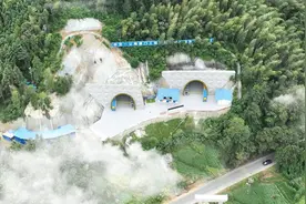 南平沙南高速秋竹岭隧道双幅贯通图片