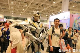 百余名UP主空降，第15届济南幻樱动漫展首日观众破万人图片