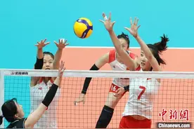 （杭州亚运会）中国女排亚运三连胜  主教练蔡斌：女排韧劲仍在图片