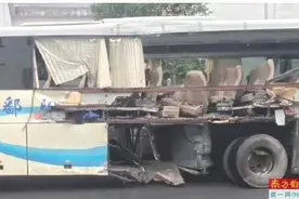 “中考接送车”车祸2死4伤图片