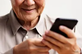 “爸妈微短剧上瘾！”“凌晨4点都不睡！”网友晒账单：怎么劝啊图片