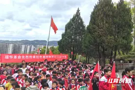 缅怀革命先烈 传承红色基因 做时代好少年——杨家溪小学开展清明“祭英烈”活动图片