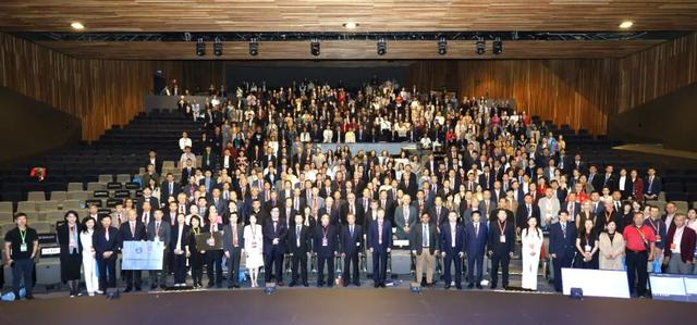 破圈全球，老字号带领中医药“乘风破浪”