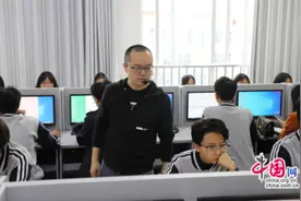 研讨交流促提升，乐山一职中教师在市级教研活动公开课展风采图片