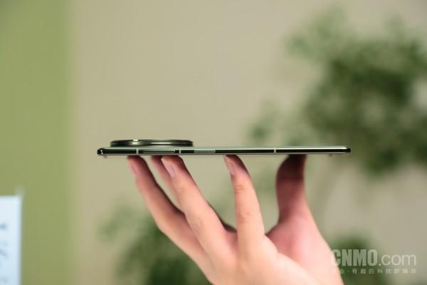 vivo X Fold5评测：重量仅217g 比iPhone还轻的折叠屏