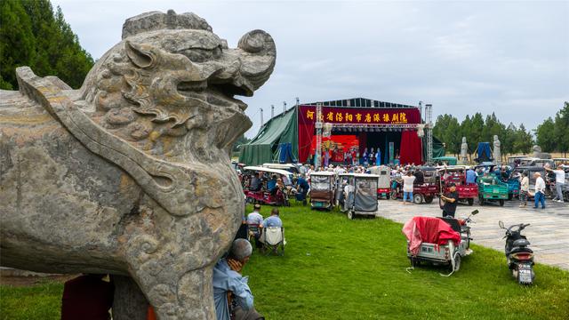千年宋陵唱大戏 巩义永熙陵上演《包青天》石刻群前感受北宋文脉