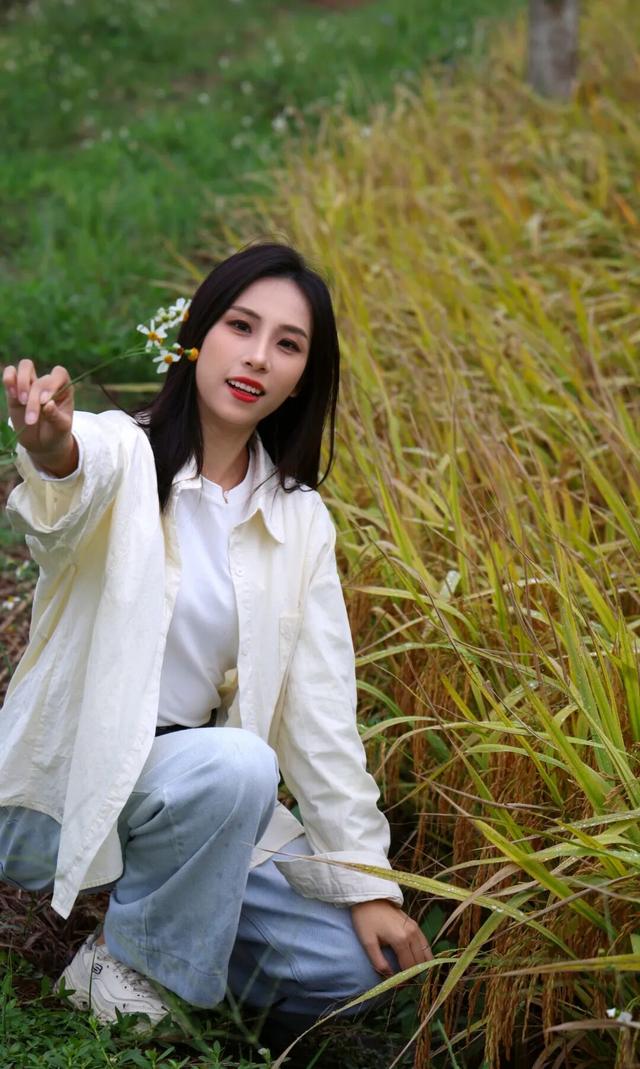 随手拍出电影感！良庆这片金色稻田，美到犯规！