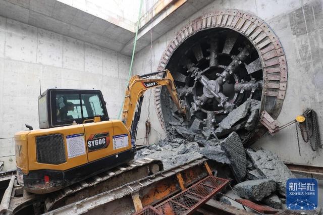 中铁十六局承建的杭德市域铁路全线隧道贯通
