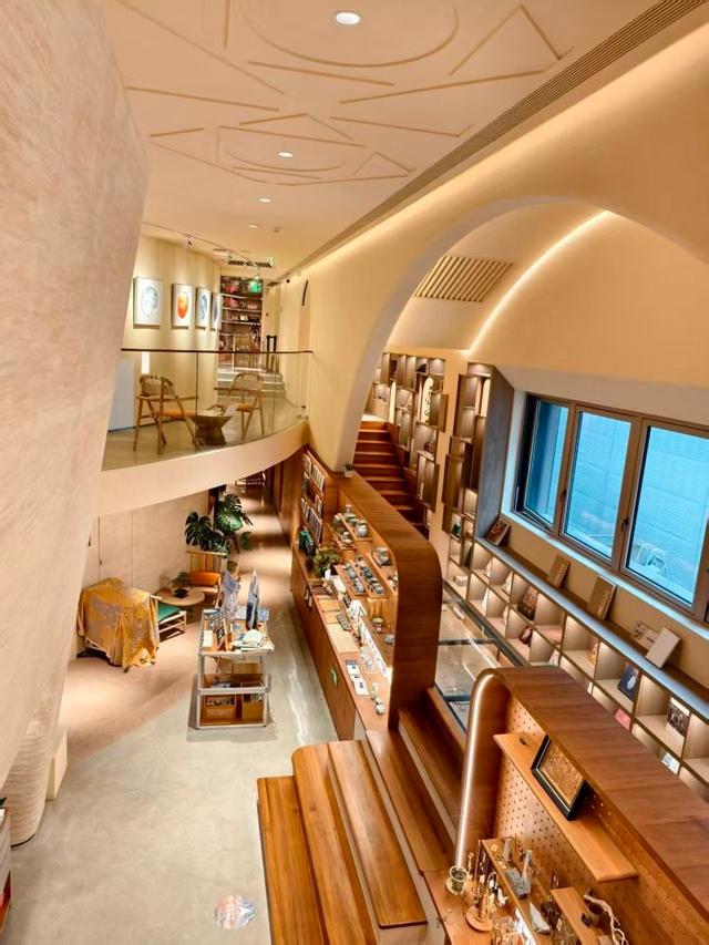 在杭州街头C位出道！最近这几个地方有点热闹，你去打卡了吗