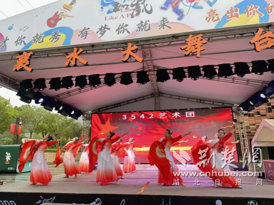 烟火夜市邂逅文化舞台 点亮城市夜经济