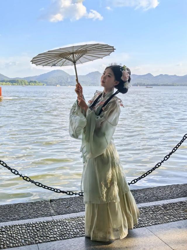 长安少年游山河 眼里笔下皆中国