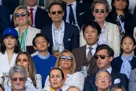 温网女单决赛落幕，邓超、孙俪夫妇携子女现场观战图片