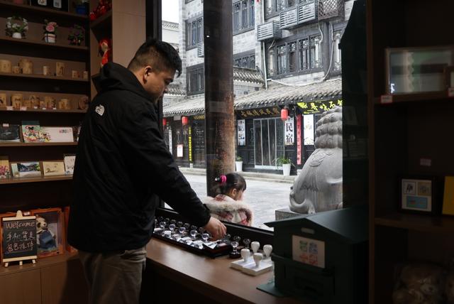 打卡主题邮局丨从五大道、石泉老街到金华校园  全国主题邮局变身“时光驿站”