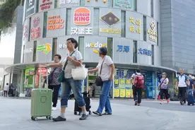 假期人气旺，买菜用粤语，港人北上深圳莲塘消费，还有新期待图片