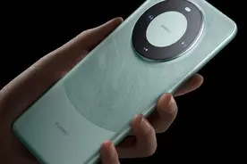 被玩坏的老外：华为Mate60不理想 中国人称扬声器有问题图片