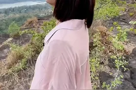 对话重返事发地的泰国坠崖孕妇：回到丈夫曾被带走的警局致谢图片