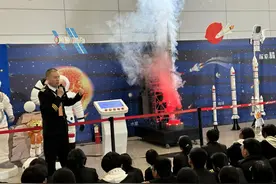 郑州机场航空科普研学基地开展公益研学活动图片