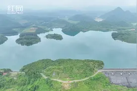 湖南道县：云雾绕水库 壮美如画图片