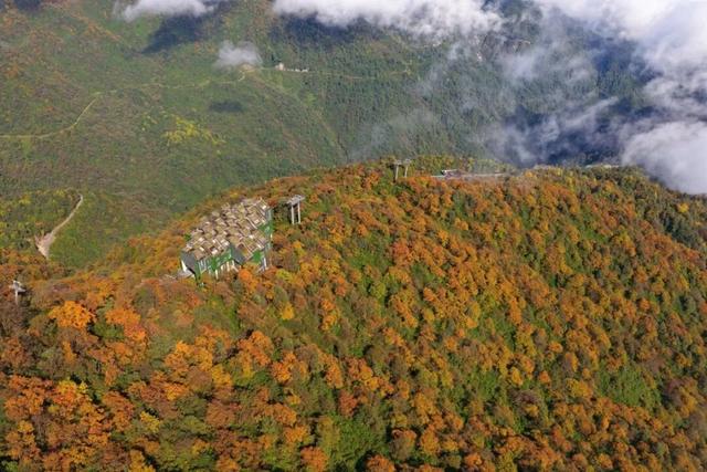 不同年龄段的爬山答案都在瓦屋山！