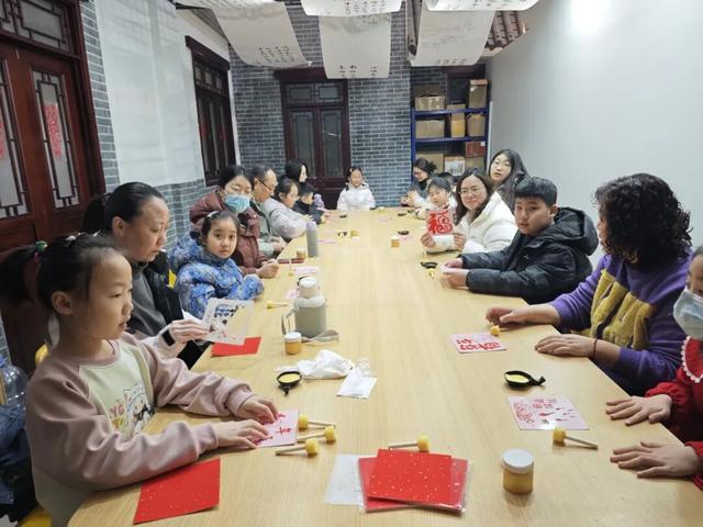 潍坊新春“打卡热地”！博物馆里都“长”满了人