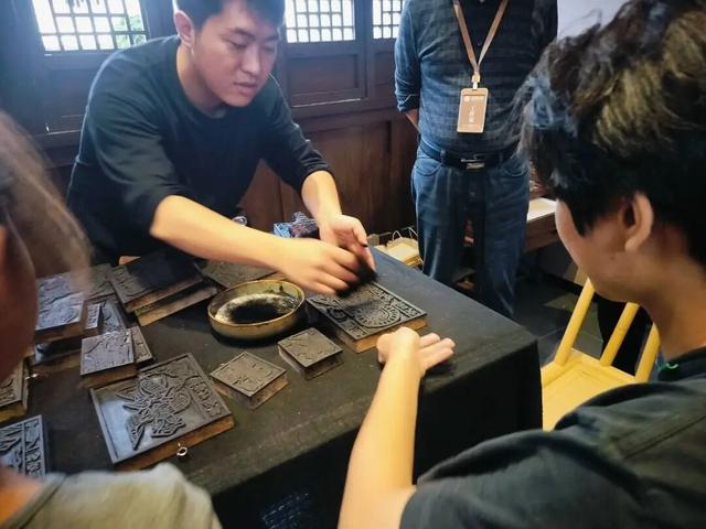 假日生活｜人气旺 亮点多 活力足 ——当昭通古城邂逅盛世华章