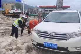 甘肃定西暴雨等天气已停止 抢险清淤工作正在进行图片