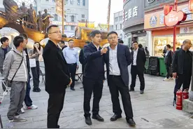 胡俊峰调研督导胜利路步行街提升改造工作图片
