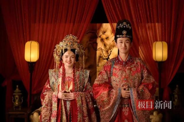 辽宁小伙送外卖结识美籍幼师5个月闪婚：第一次见面在电梯里，我英语不好，打招呼说了一句Hello，I love you