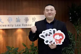 超强“扫地僧”！从北大保安到律师，10年逆袭图片