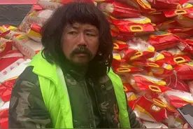 残疾拾荒者胡雷：为甘肃地震灾区捐5万余元物资，不会为一时热度开直播图片