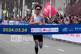 27岁小伙获得2024汉马半马冠军，“对这个名次很满意”图片