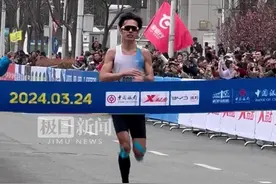 27岁小伙获得2024汉马半马冠军，“对这个名次很满意”图片